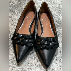 Nora Pointed Toe Flat (Women) size 5M
Linea Paolo
